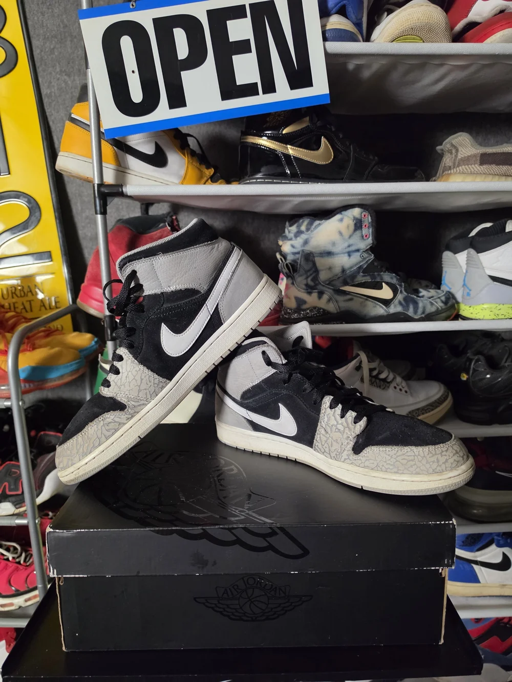 🔥 Nike Air Jordan Elephant Men’s Size 11 Black Gray White High-Top Sneakers